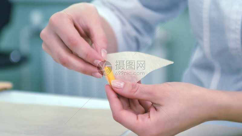 医药OEM外用药代加工：揭秘价格背后的考量因素**